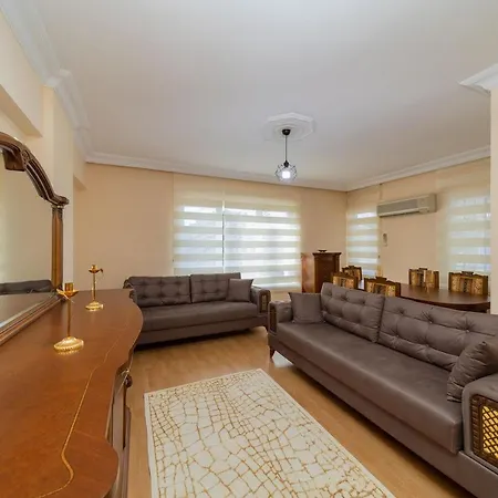Apartamento Cozy Flat With Balcony 5 Min To Konyaalti Antália